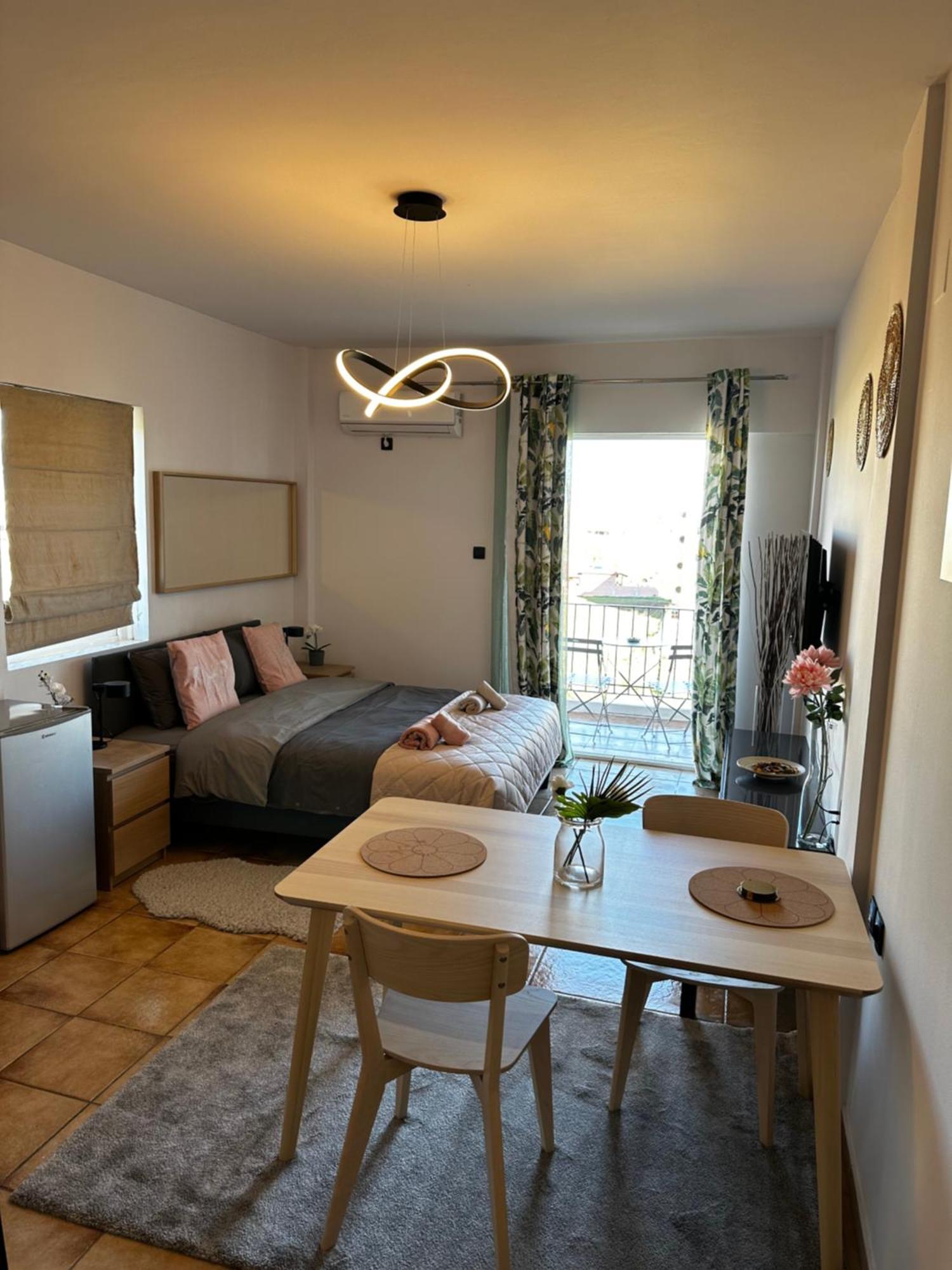 Νεάπολη Apartamento Larissa Exterior foto